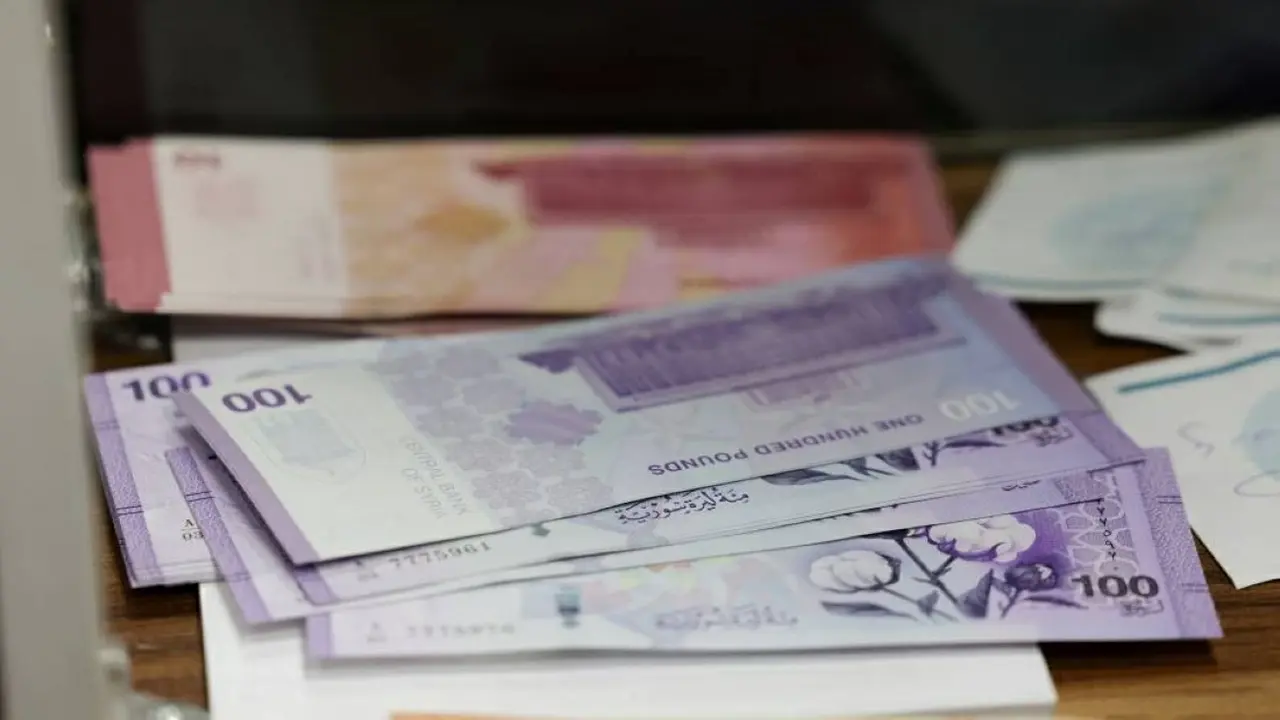 تحسن سعر الليرة السورية أمام الدولار في تعاملات الجمعة 3 أبريل 2026